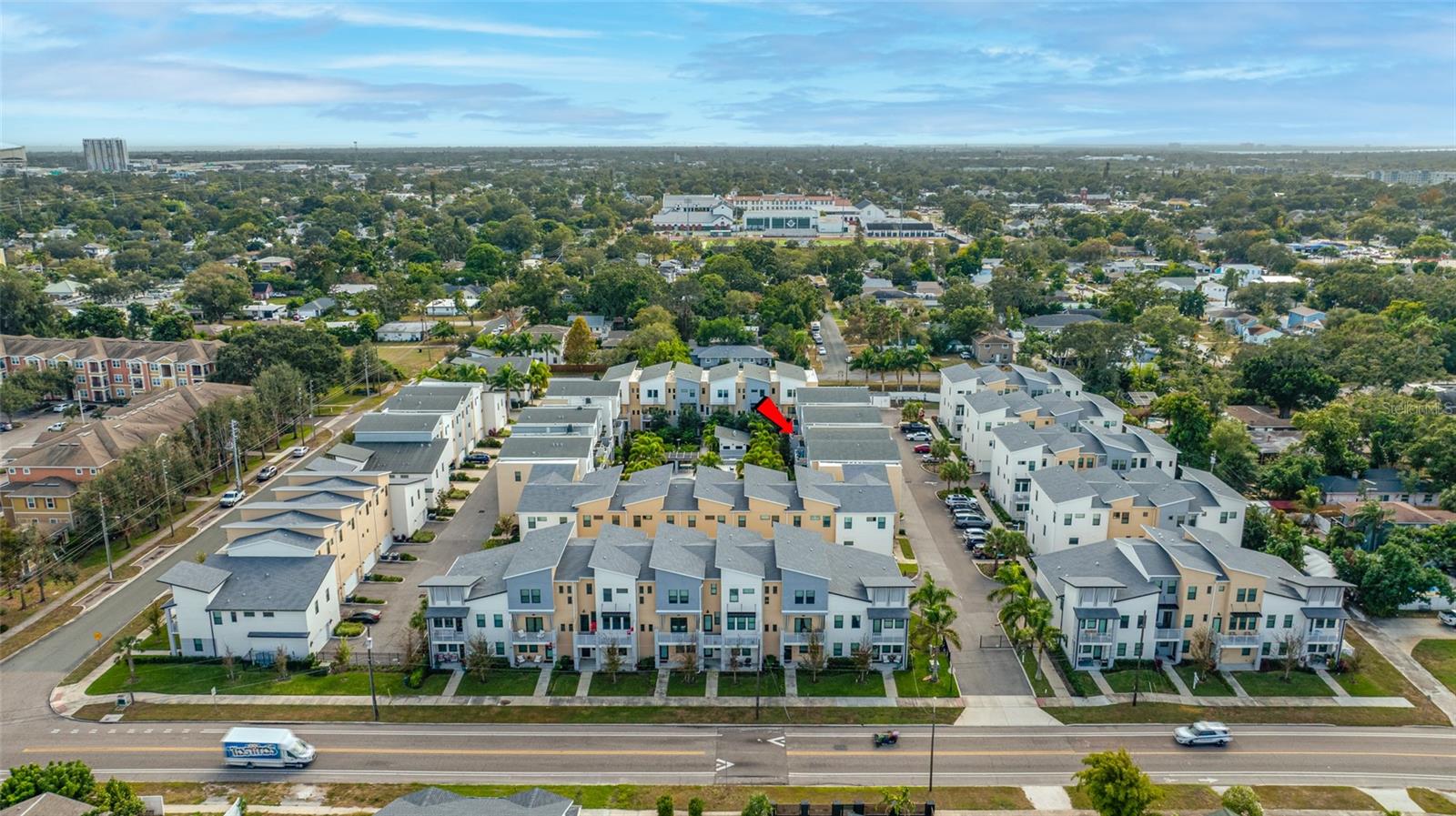 1171 25th Lane N, St Petersburg, FL 33713 - 3 bed, 3.5 bath, 2 car garage, townhome overlooking pool and courtyard in Uptown Kenwood.