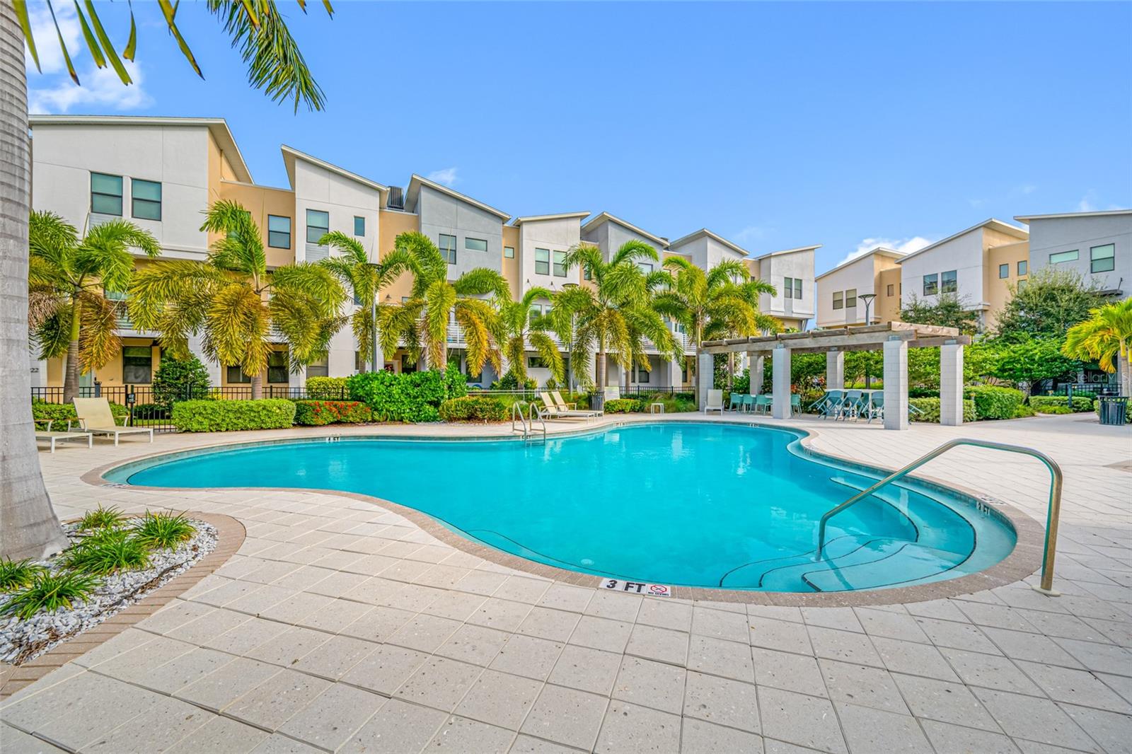 1171 25th Lane N, St Petersburg, FL 33713 - 3 bed, 3.5 bath, 2 car garage, townhome overlooking pool and courtyard in Uptown Kenwood.