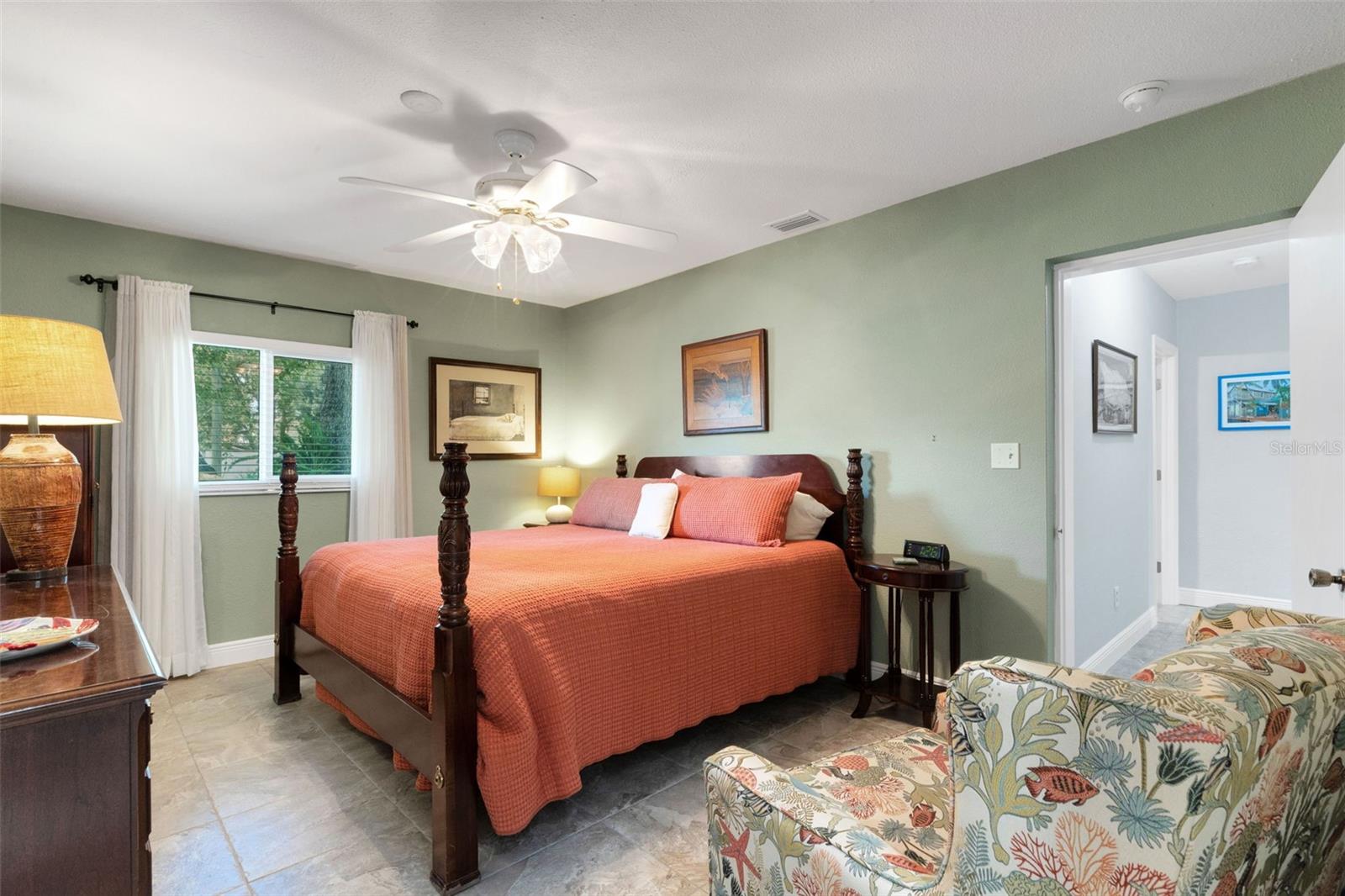 Primary Bedroom, same tile and NO popcorn