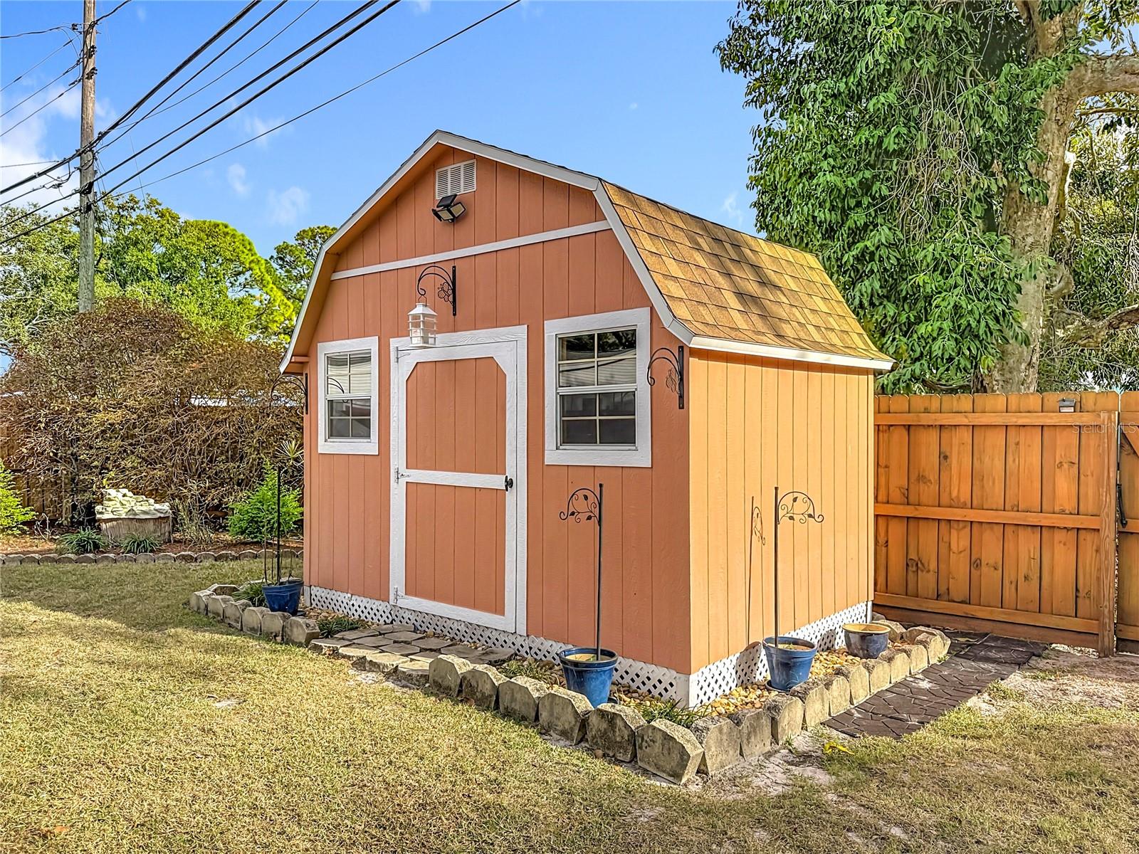 Closer view of the shed. Roof replaced in 2015.