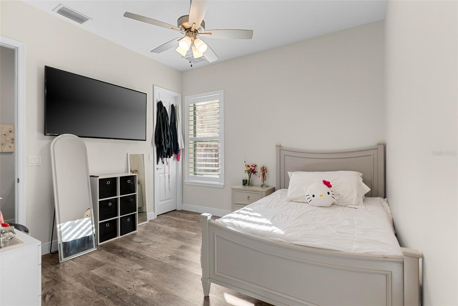 Bedroom 3 Walk in Closet