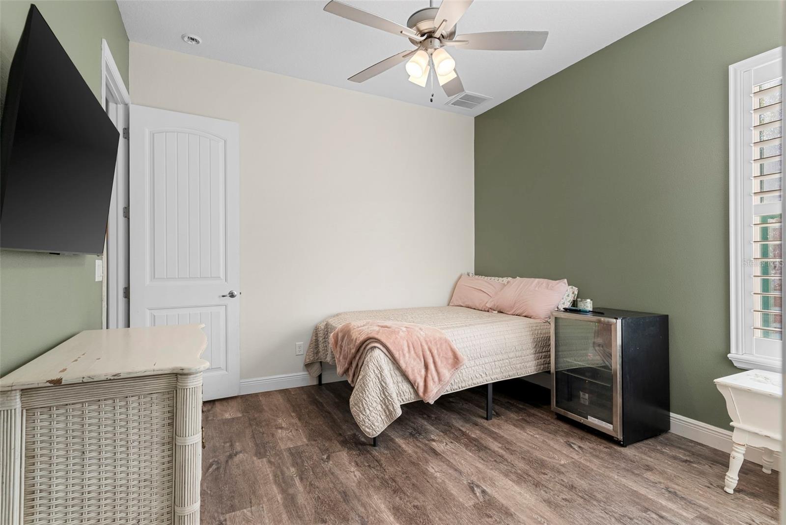 Bedroom 4 walk in closet