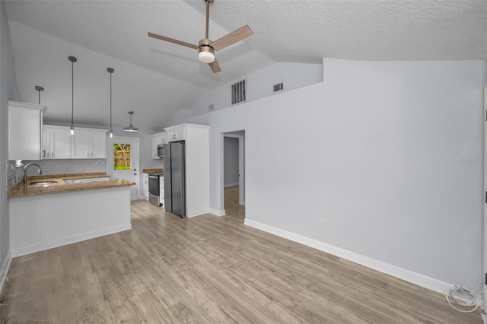 Living Room/Breakfast Bar