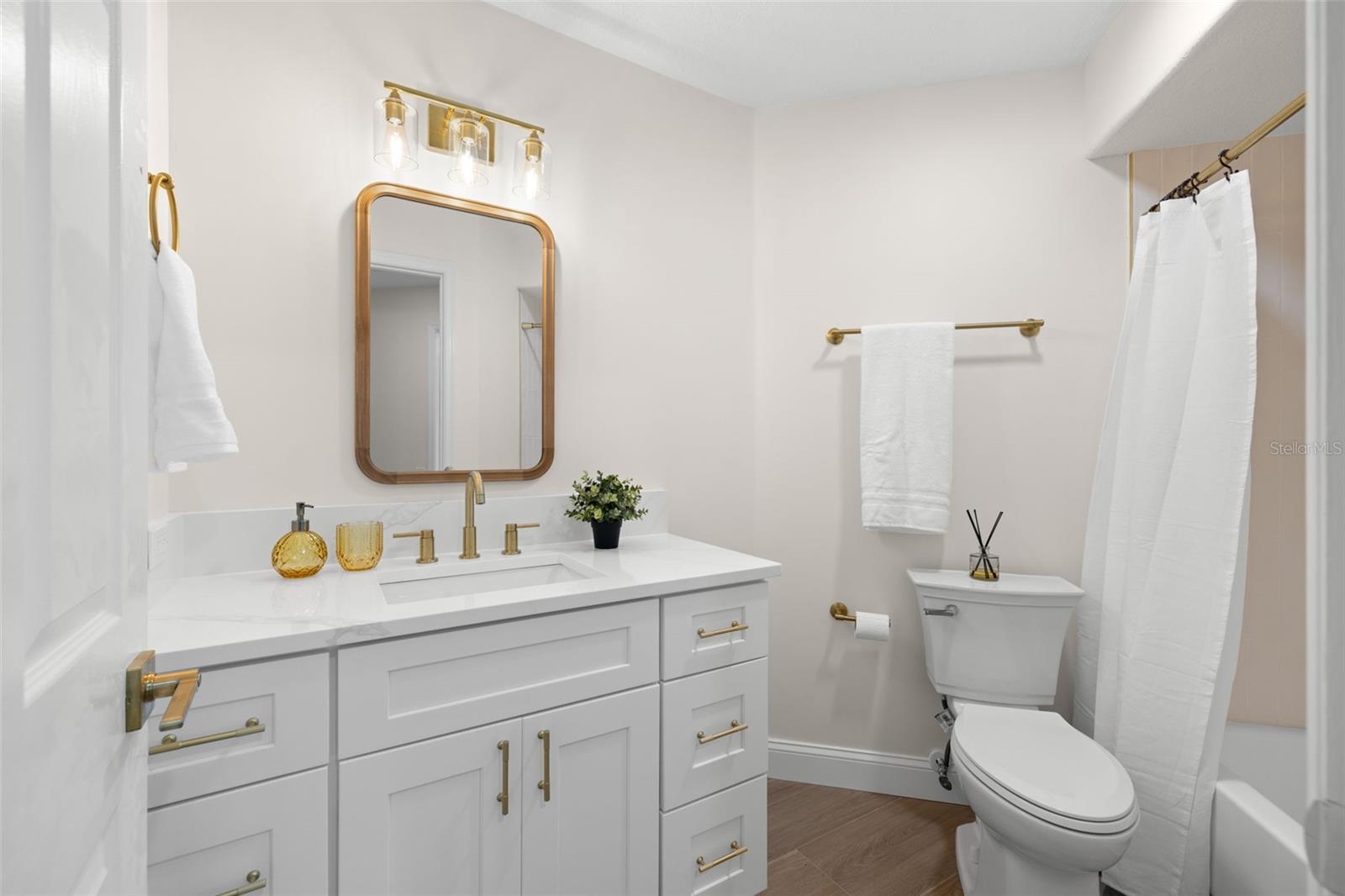 bathroom #2 off of bedroom #3 and #4