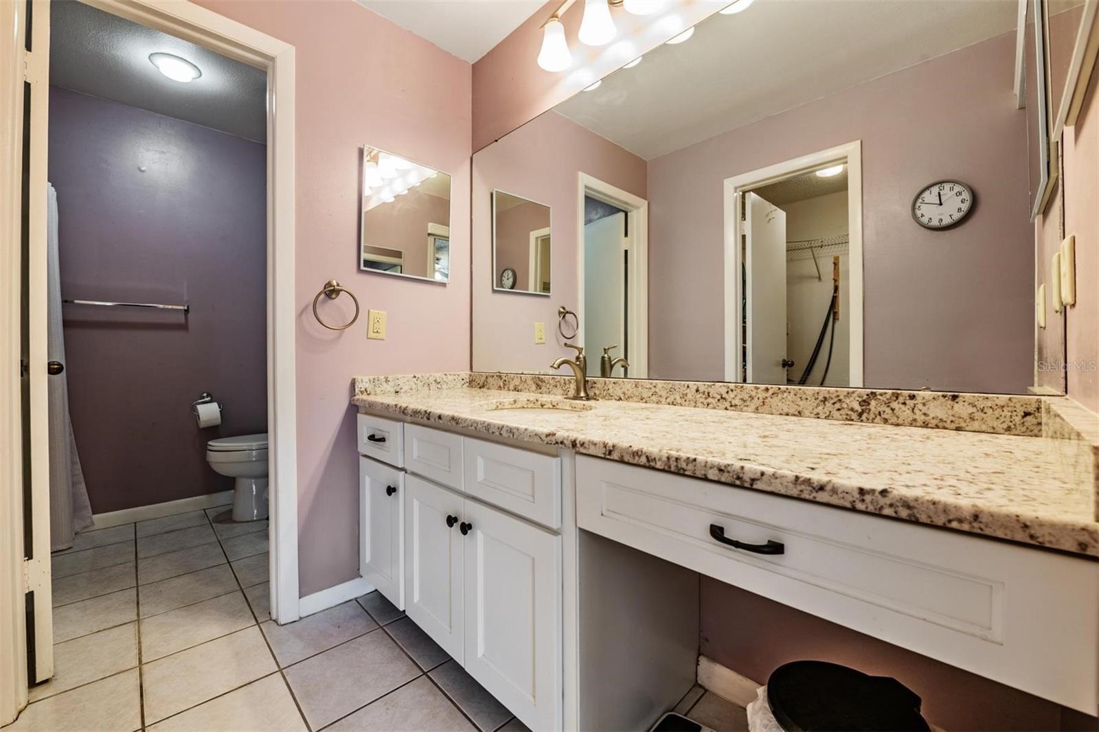 Ensuite bath to primary bedroom