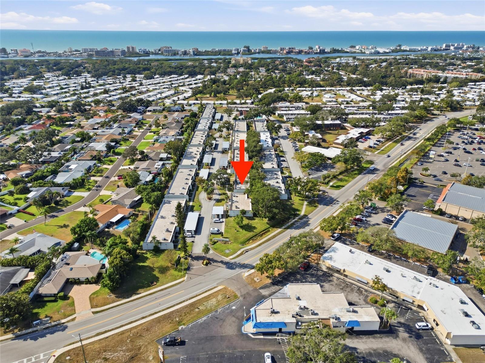 Close Proximity to the Beach !