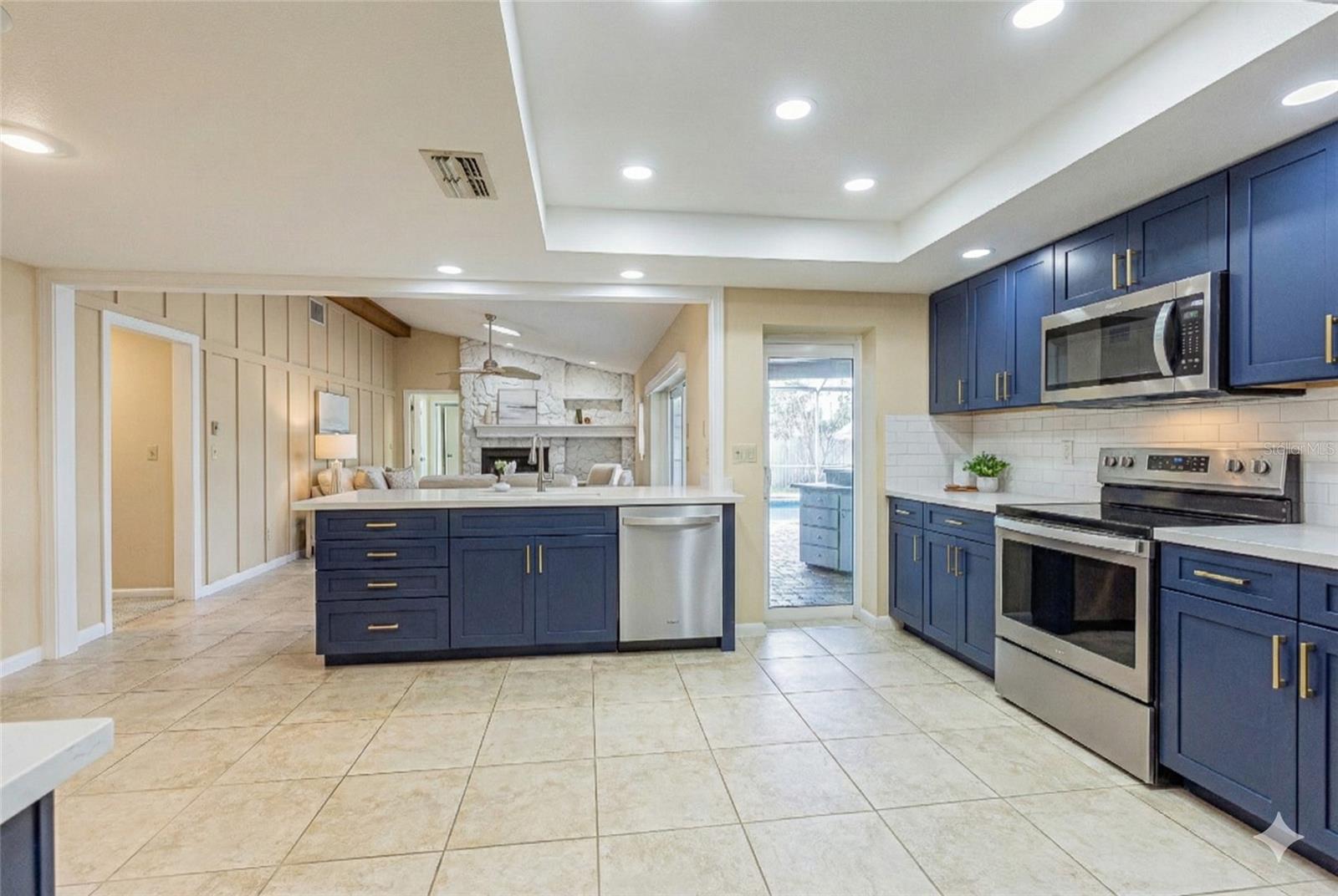 VIRTUALLY Redesigned kitchen living room
