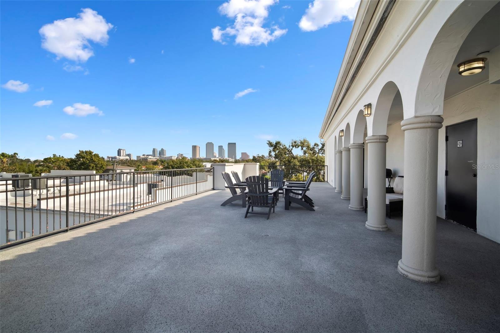 4th floor rooftop deck