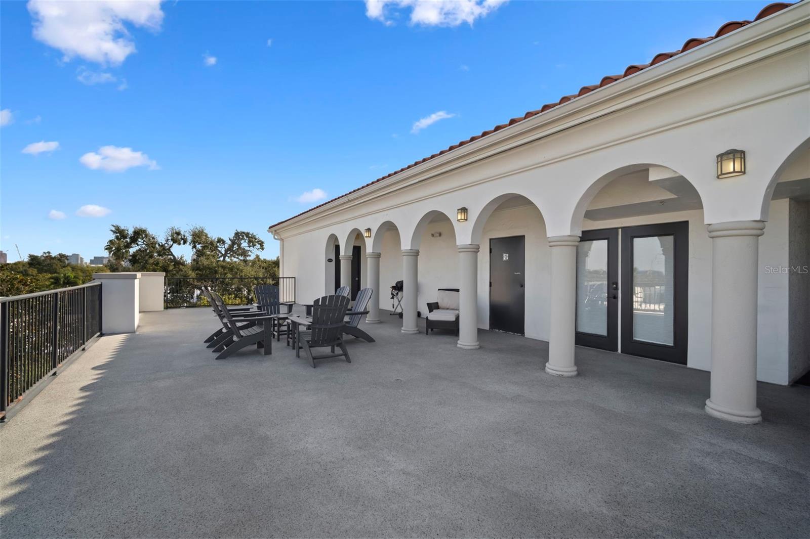 4th floor rooftop area