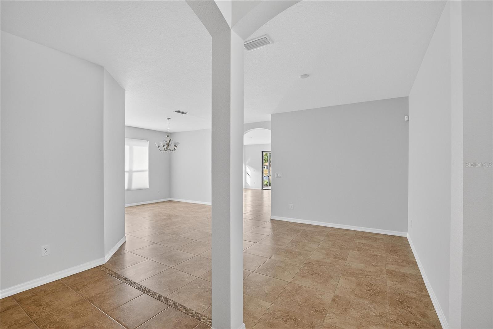 Sitting Room/Dining Room