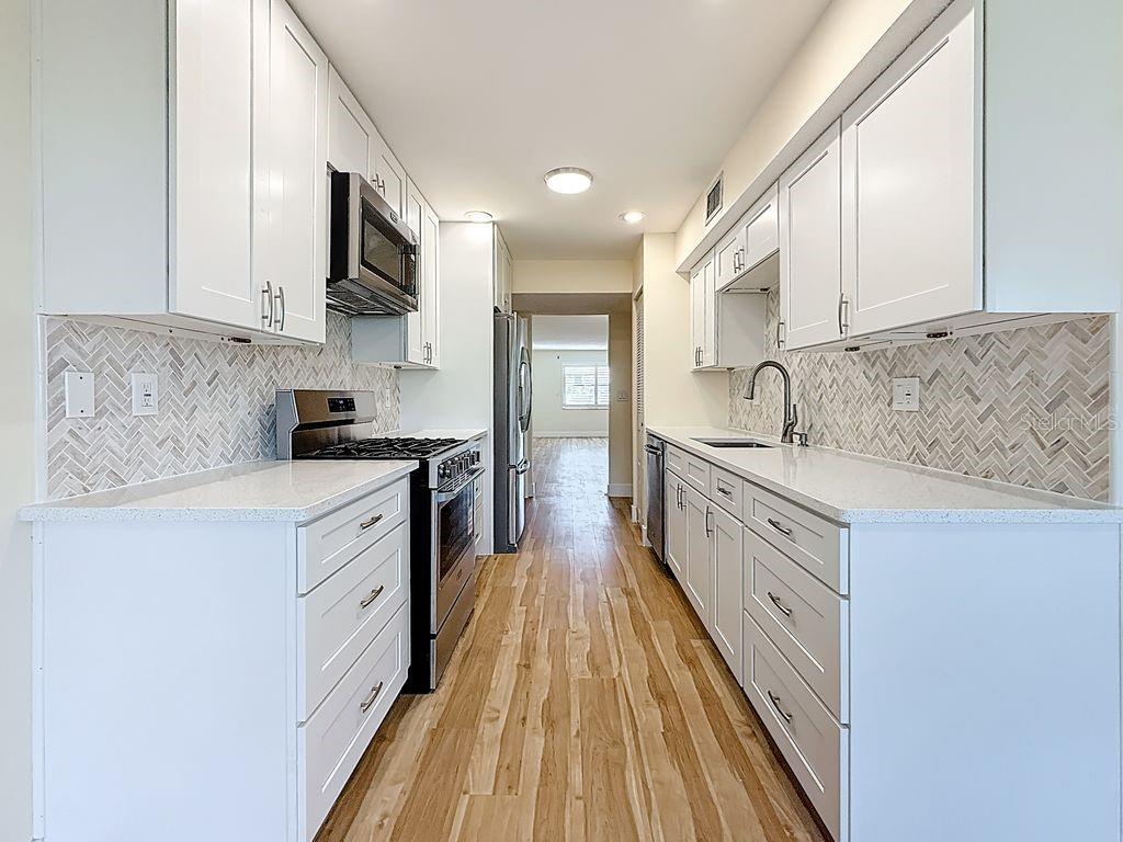 Kitchen has soft close drawers