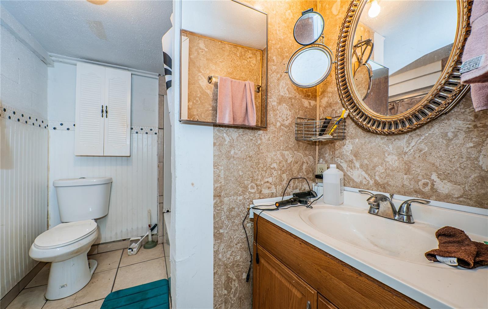 lower level apartment bathroom