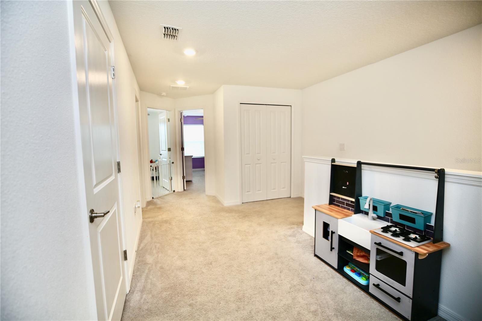 open loft area upstairs