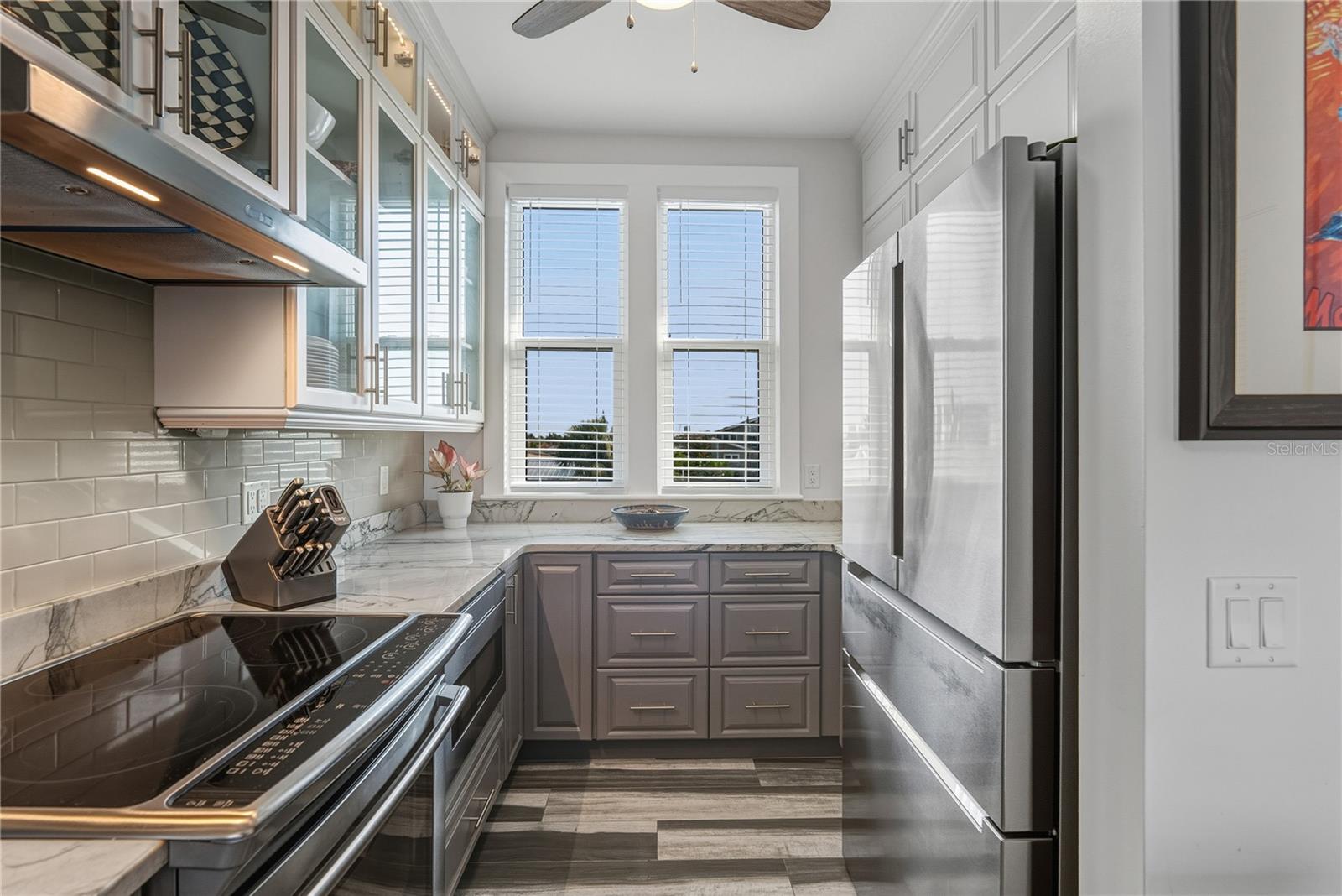 A culinary space dressed in coastal elegance.