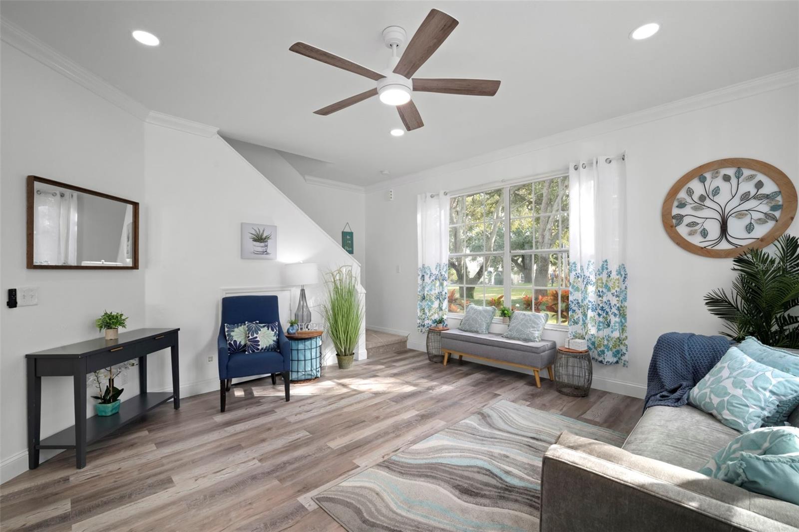 Fantastic breeze comes through the living area when windows are open.