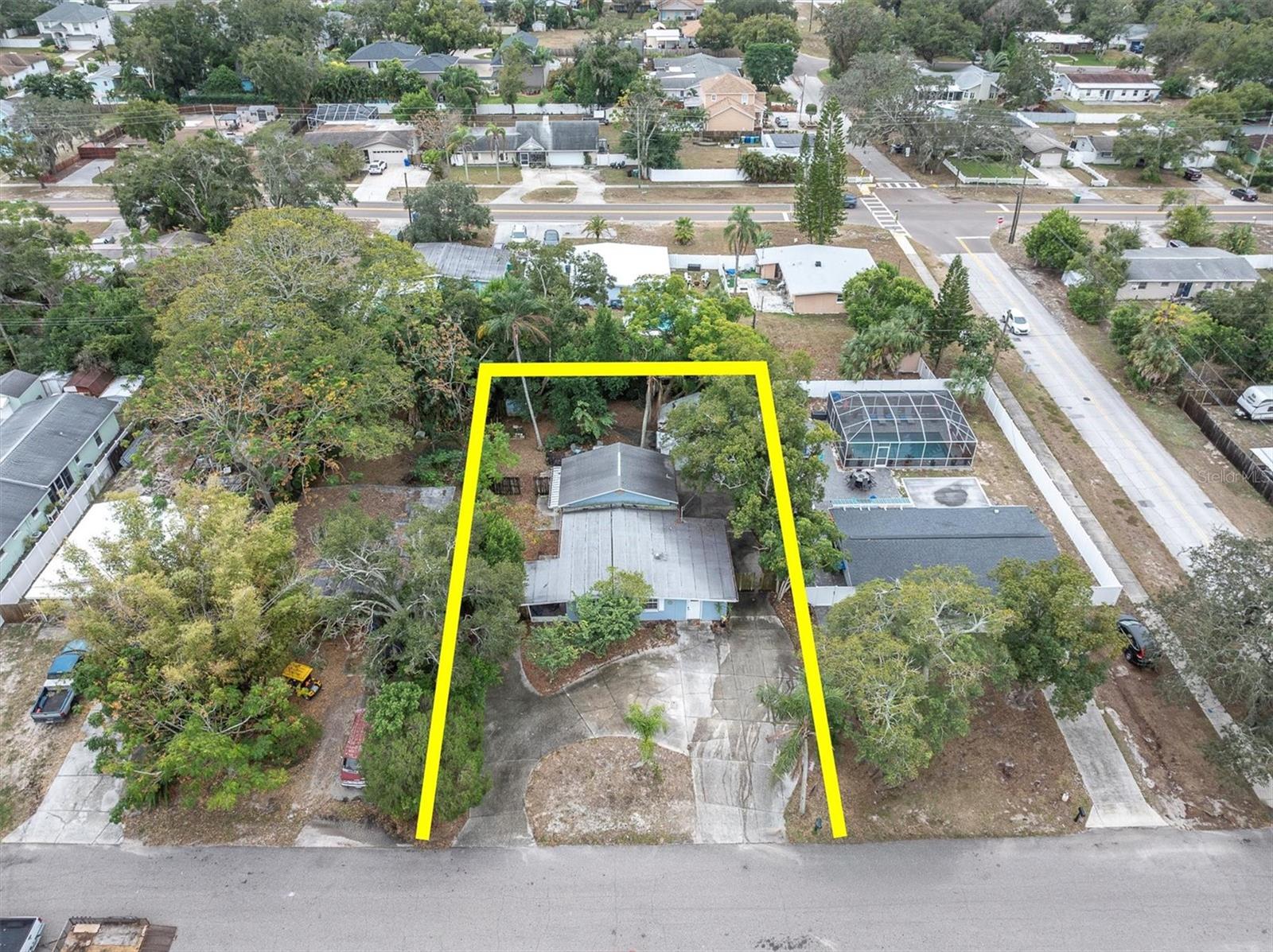 Large lot with lots of parking. 125 x 74 lot = 9,274 sq. ft.