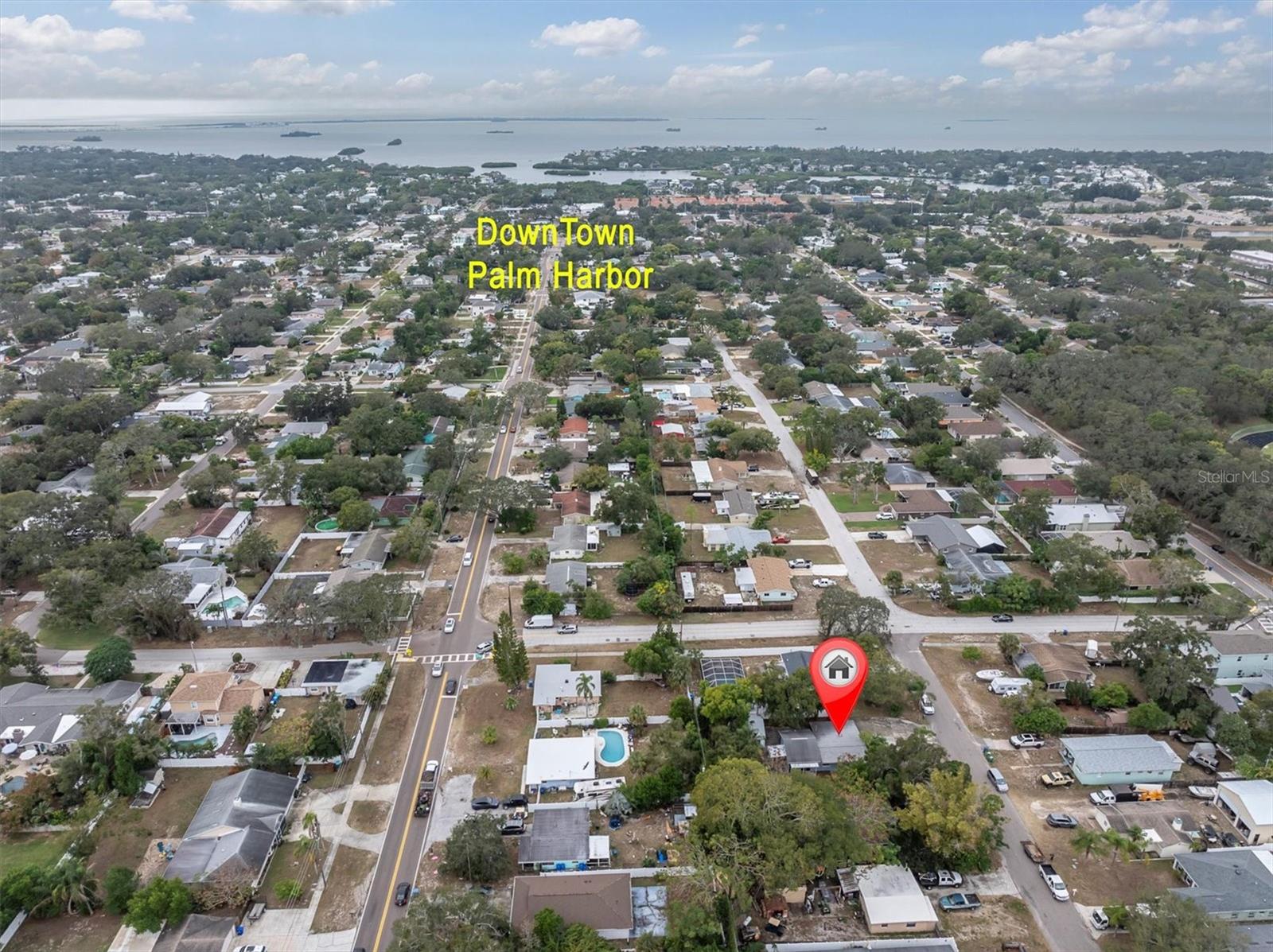 .14 Miles to Down Town Palm Harbor.  Walking & Golf Cart Distance!