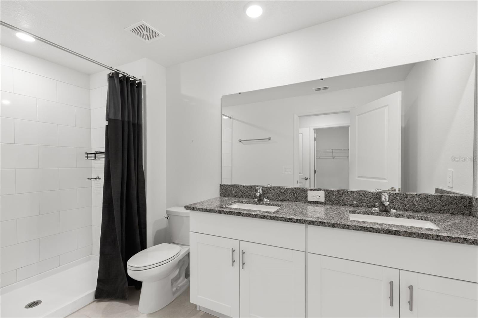 Primary En-Suite Bathroom