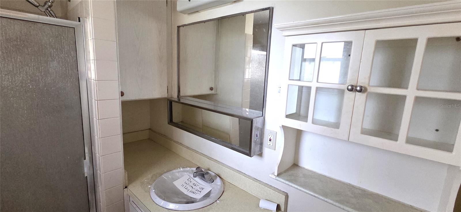 Primary En-Suite Bathroom