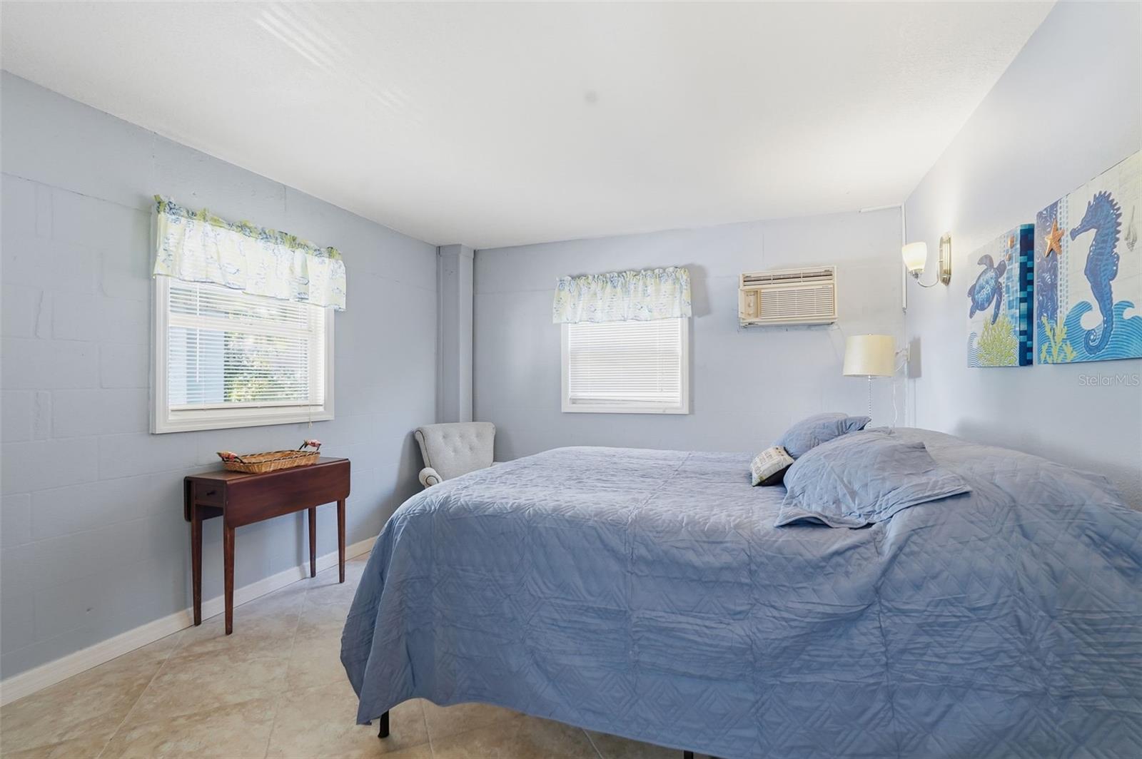 Downstairs room, could be a bedroom, playroom or office.