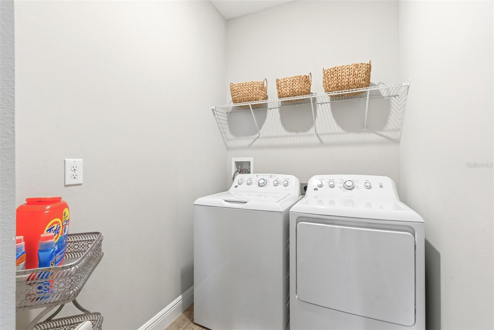 Washer & Gas Dryer Included