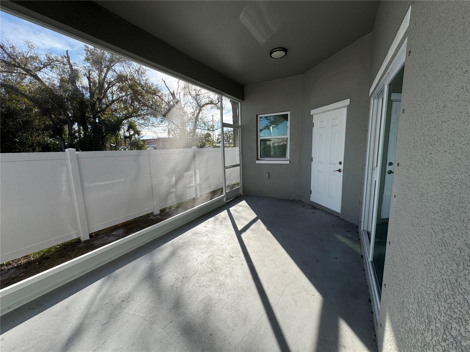 Lanai is now screened in