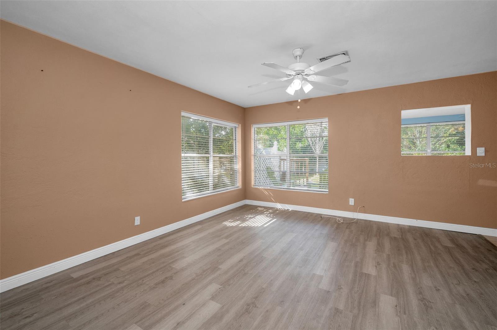 A/C & Hot water heater 2024, Roof approx 3 yrs.