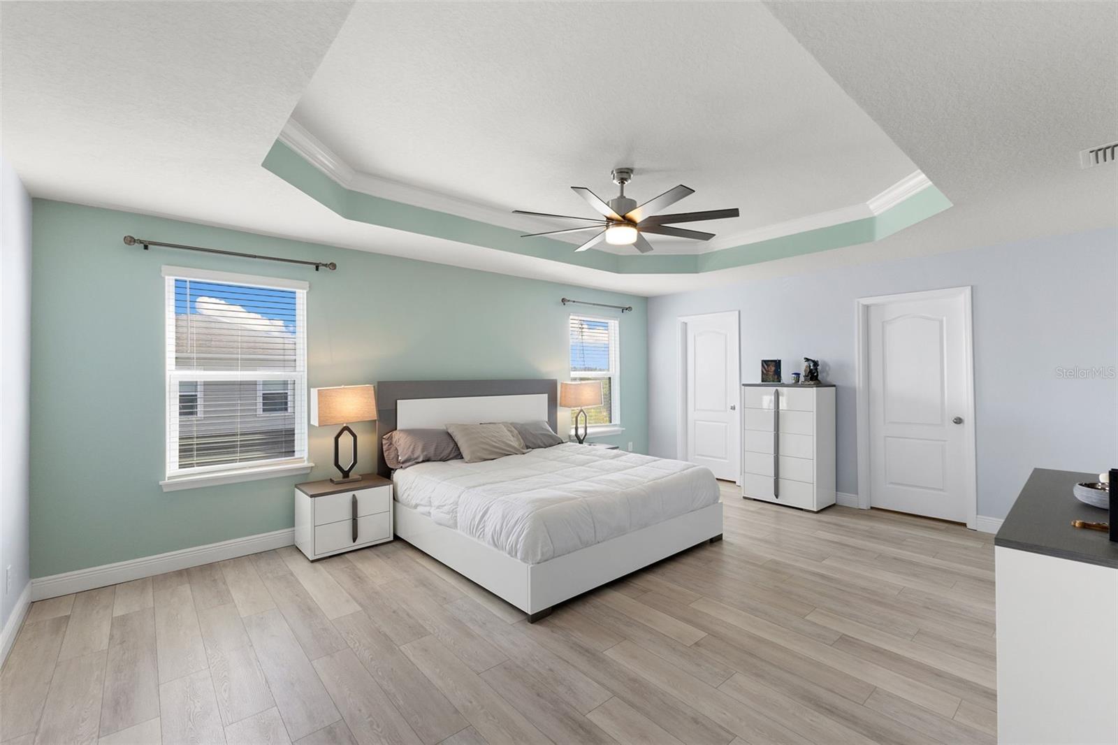 Owner's bedroom with two spacious walk-in closets