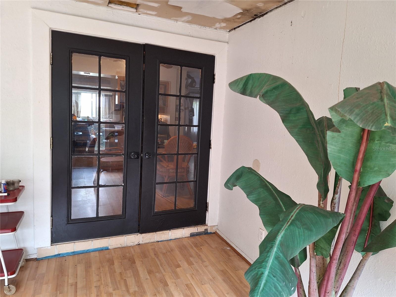French Doors from Dining area into Family room