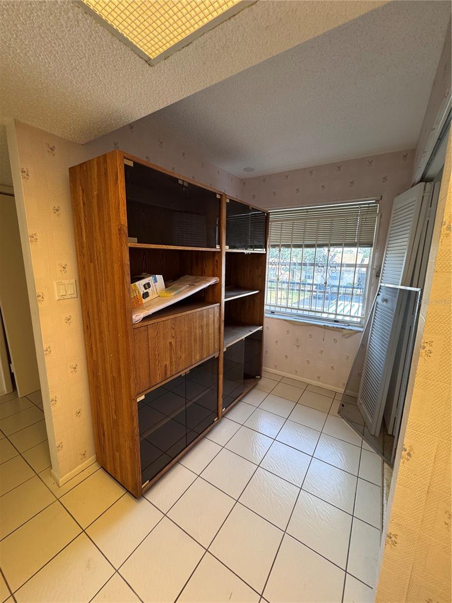 Breakfast nook/dinette