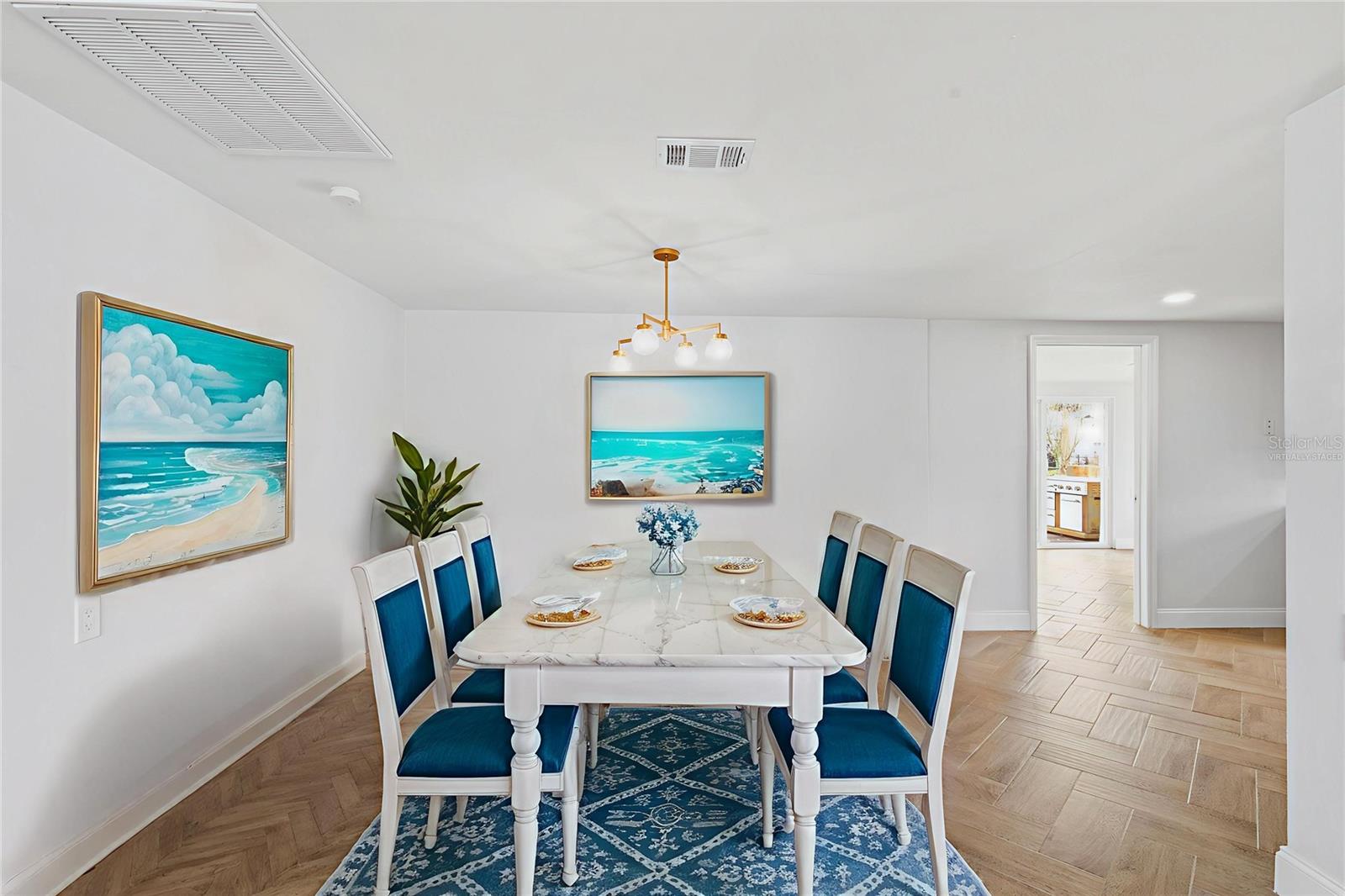 Virtually Staged-Dinning Room