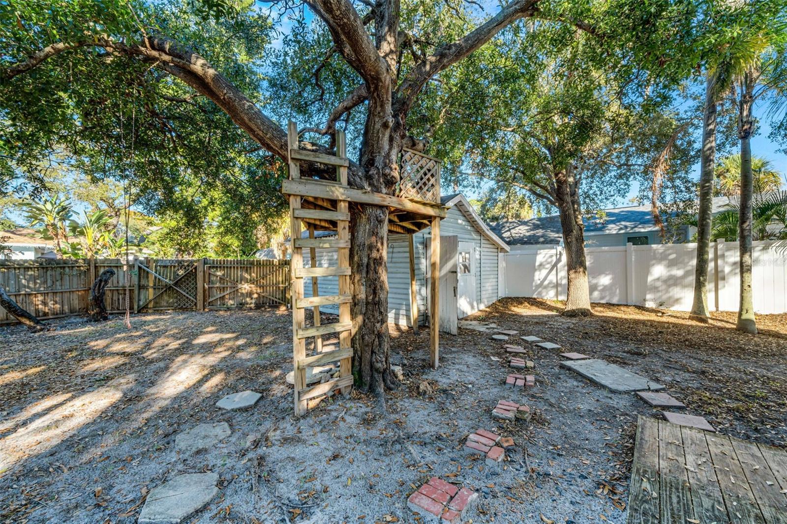 Large Back Yard, Room for an RV or Boat, Alley Access