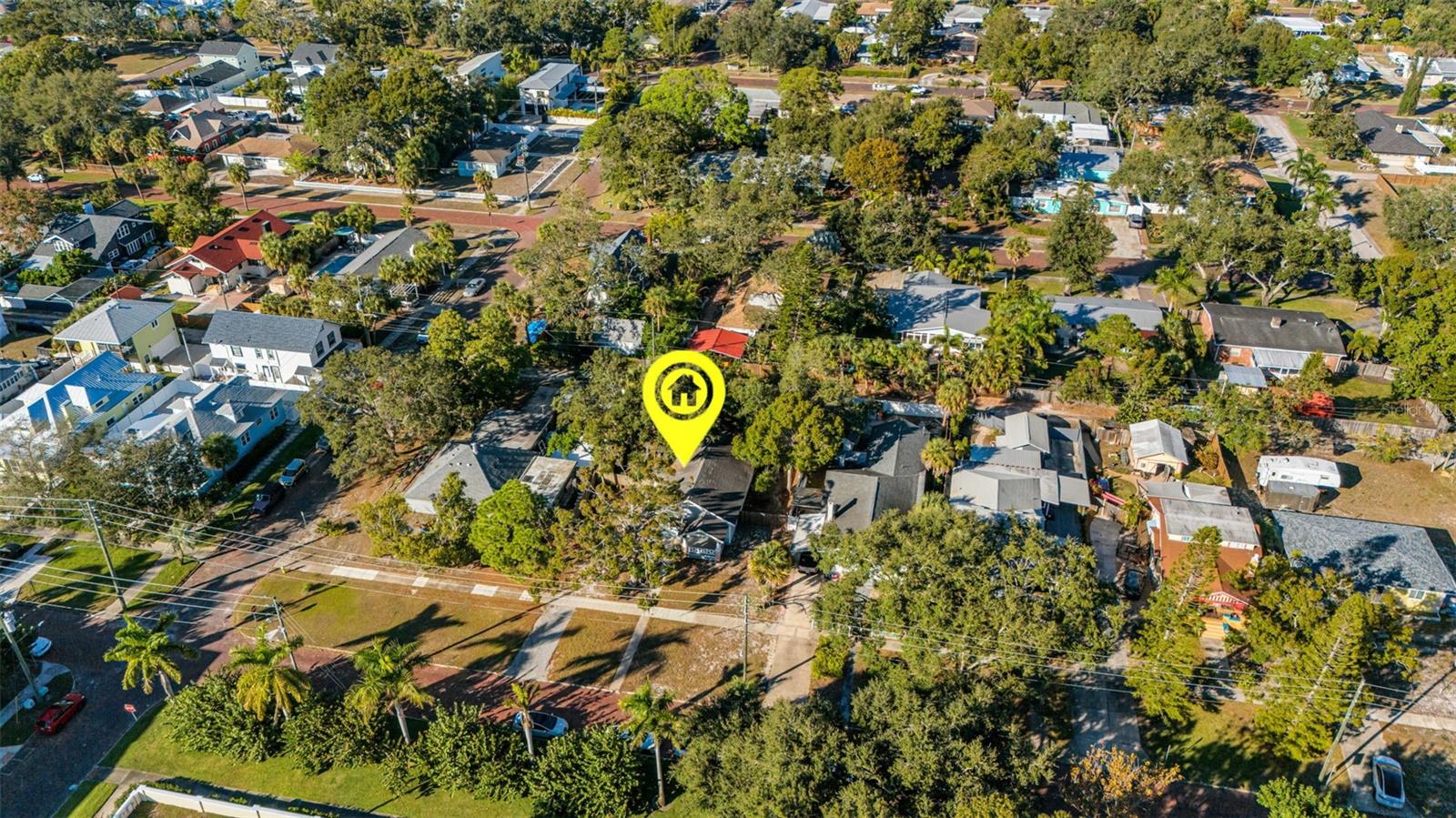 2 blocks form Ocean and parks