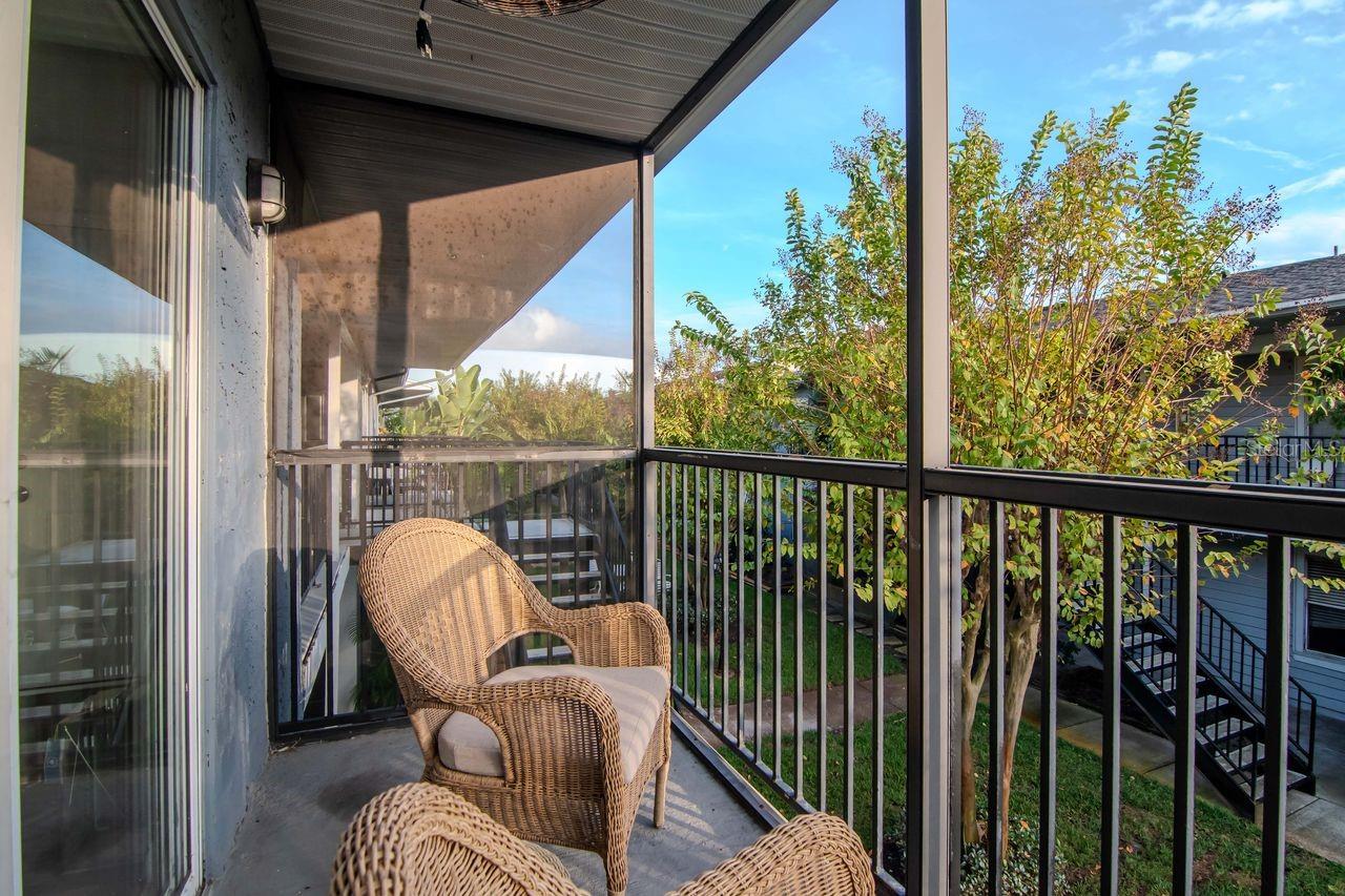 Cozy Private Balcony