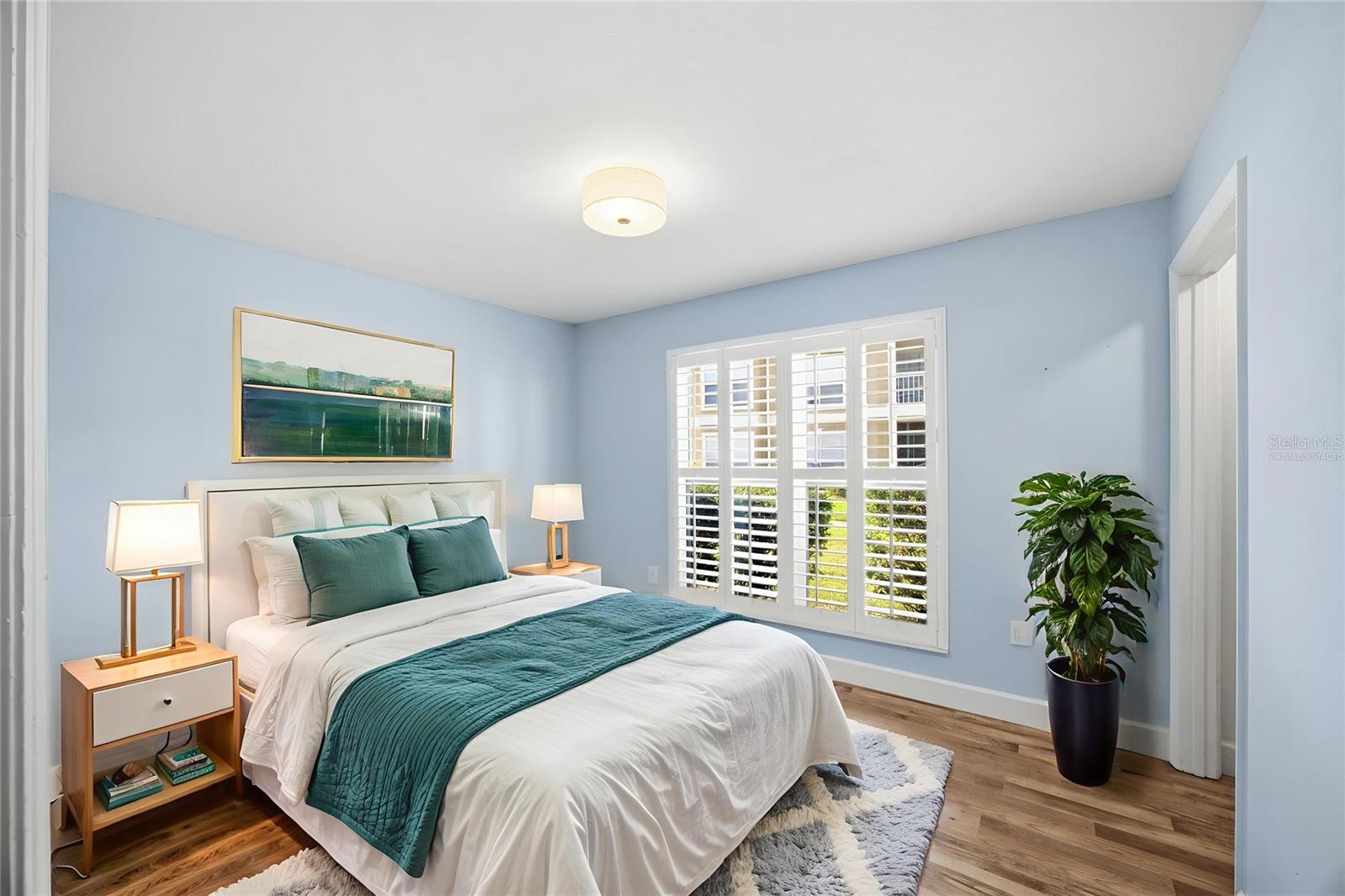 This photo has been Virtually Staged.