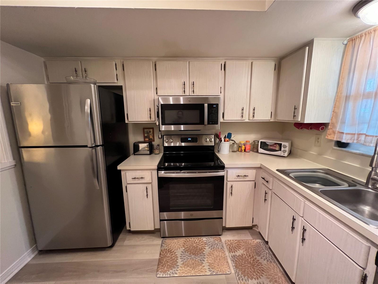 Bright, clean kitchen for all of your homemade goodies.