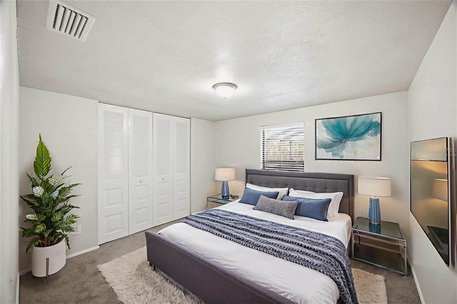 This photo has been Virtually Staged.