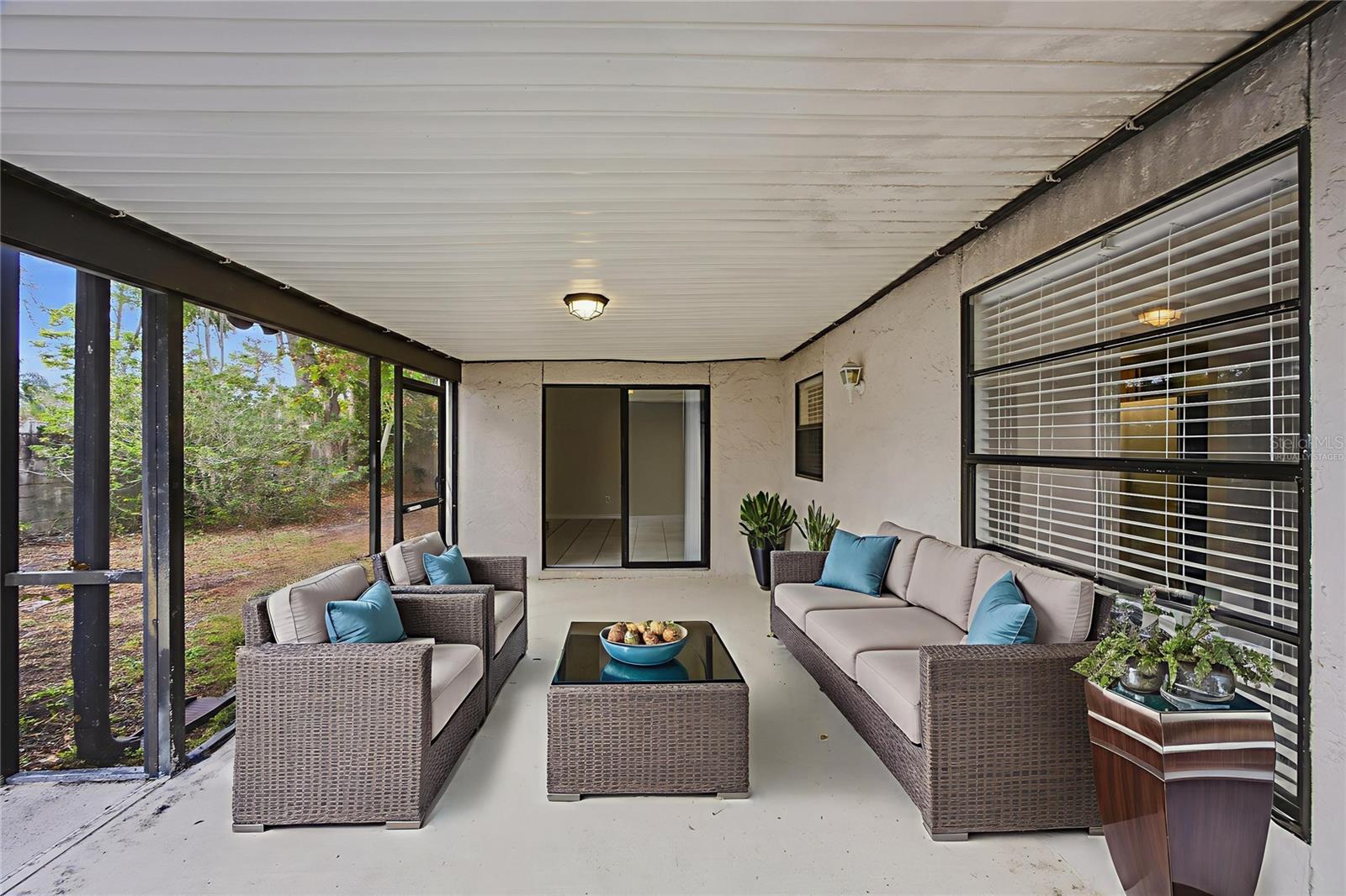 This photo has been Virtually Staged.