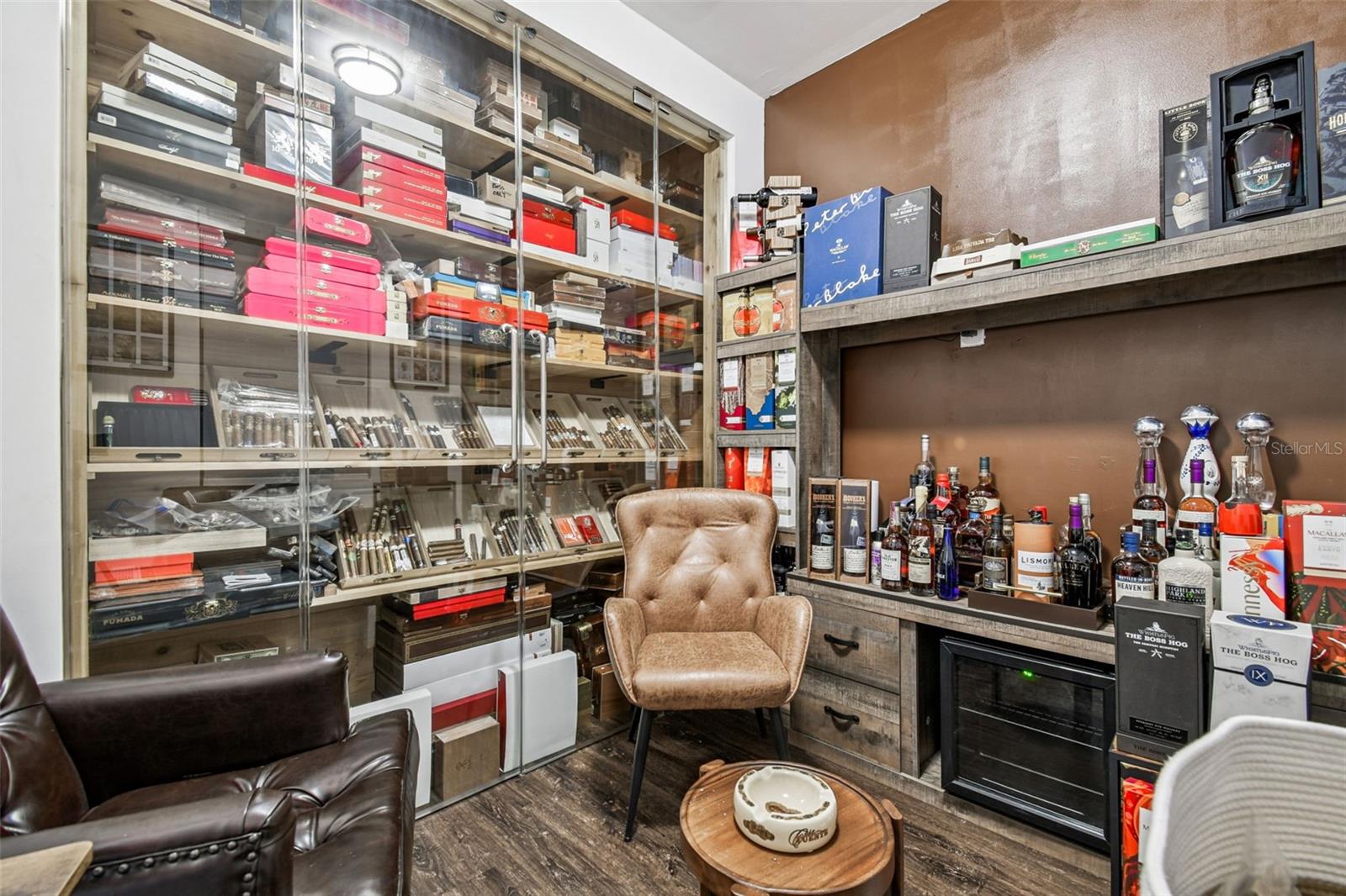 Cigar, Spirit, Wine Room - 3rd Level
