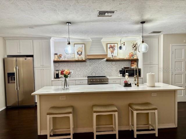 KITCHEN ISLAND