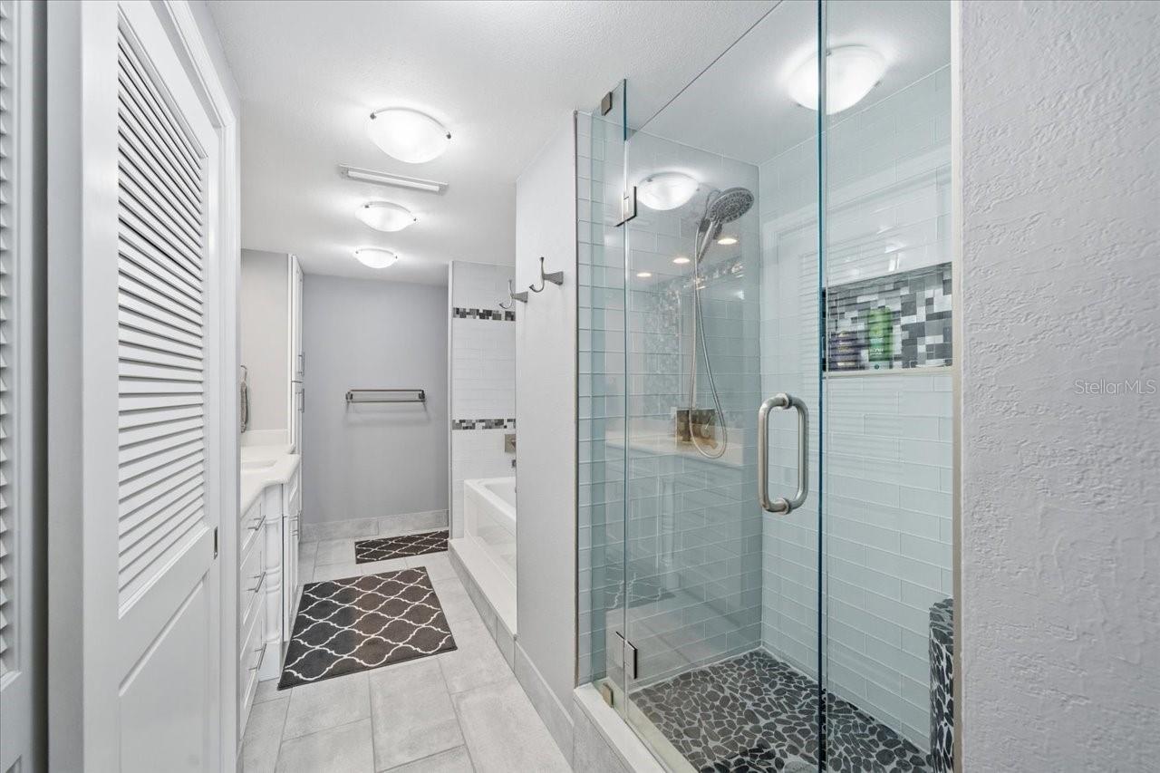 Primary Bath- so tastefully done!