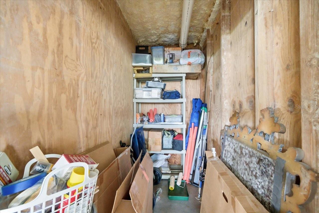 Storage unit perfect for bikes, Christmas, etc.