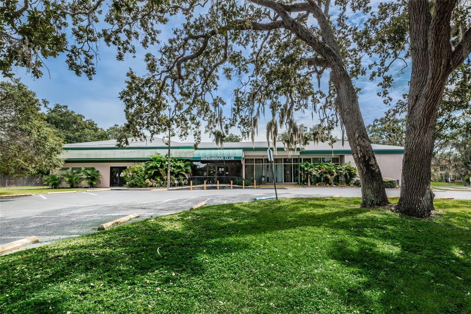 AMENITIES AT GREENBRIAR CLUB