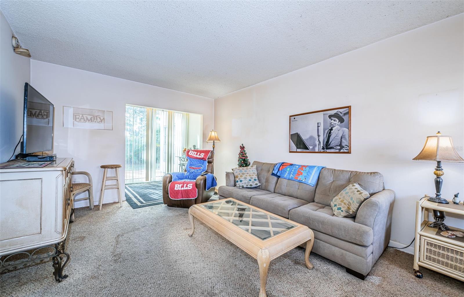 ALL FURNISHING INCLUDED