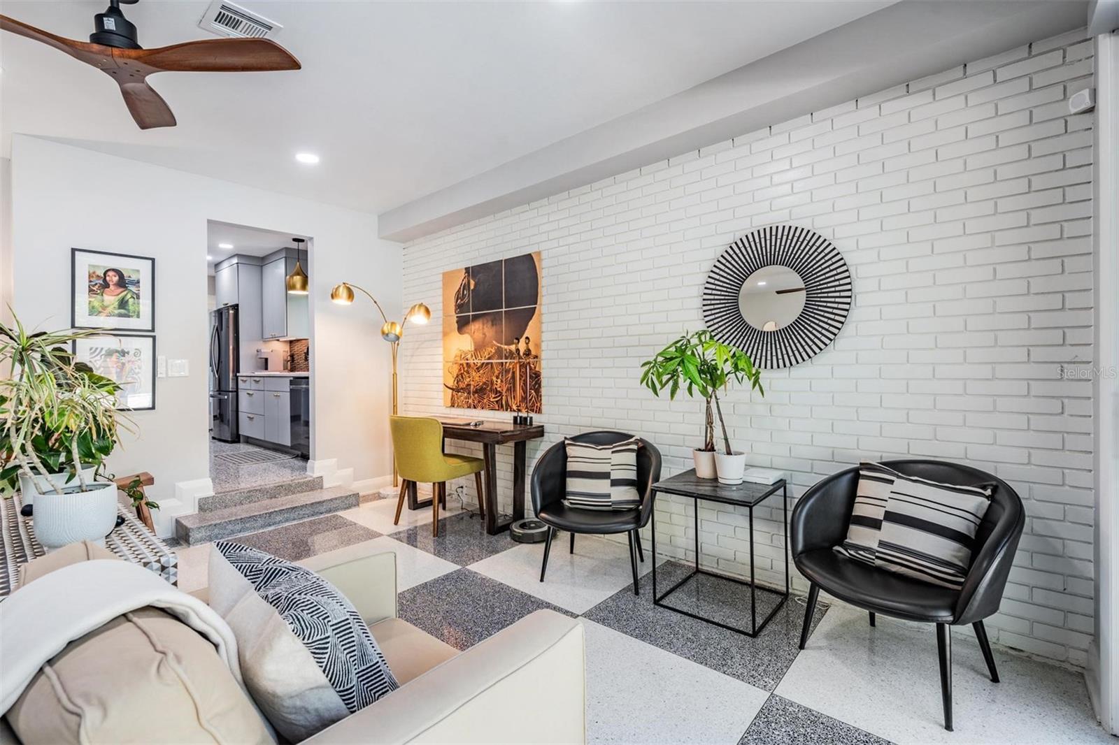 Kitchen access from living room