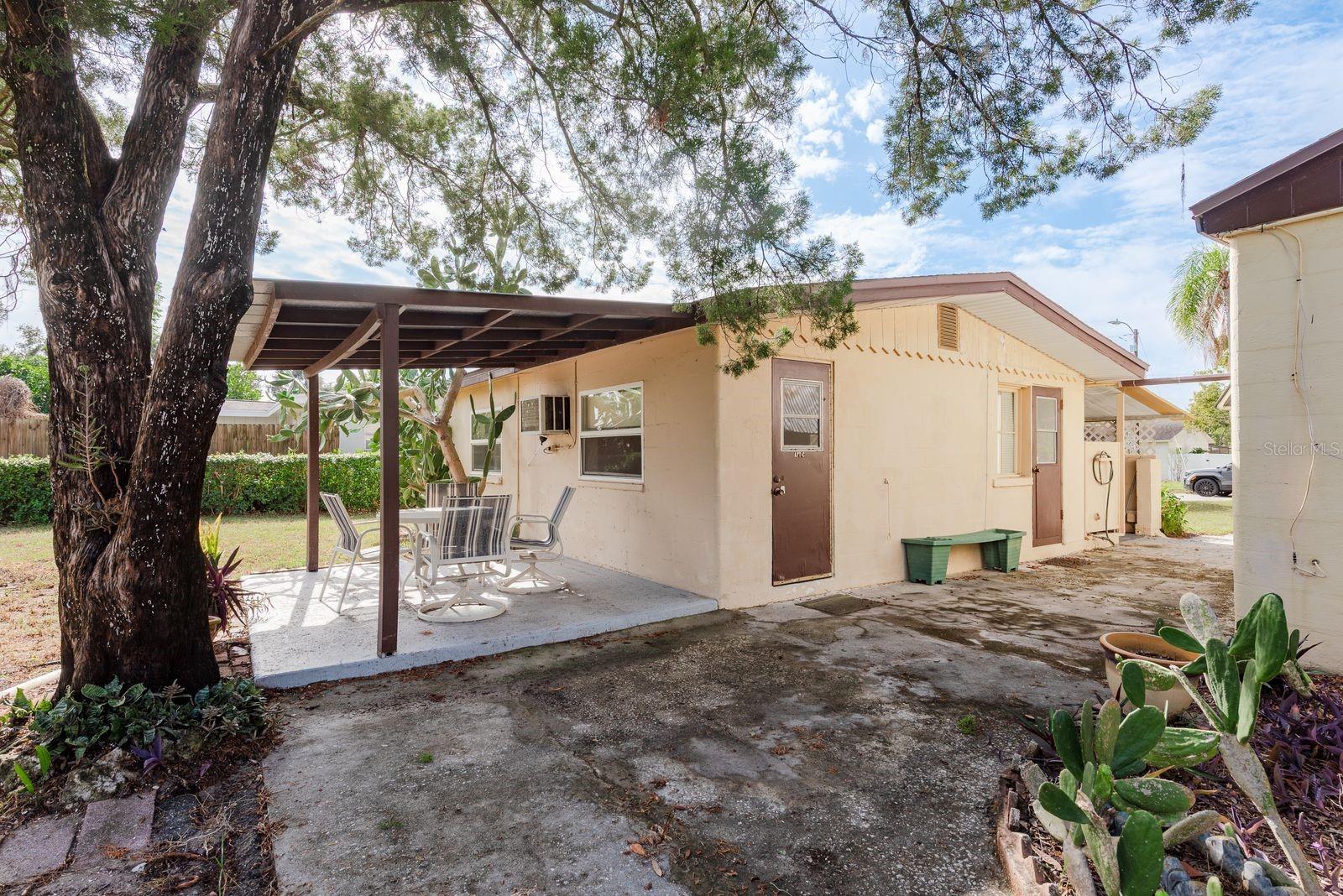 Detached in-law suite