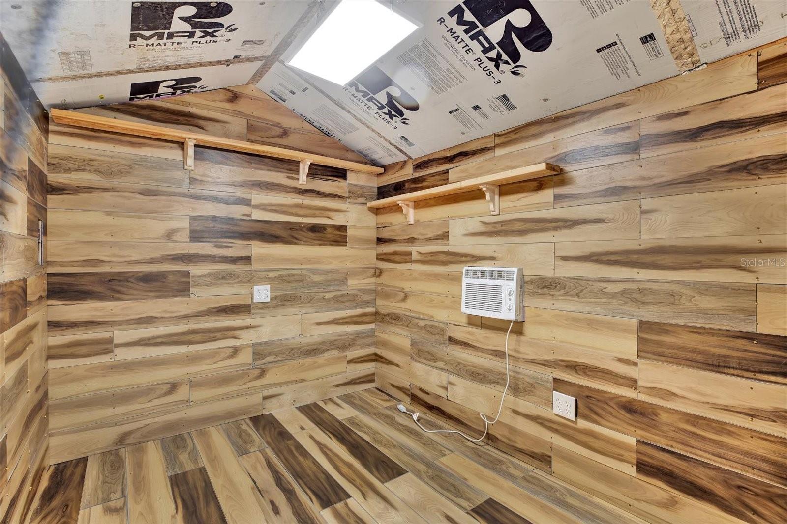 Detached 8'x10' Office/Studio