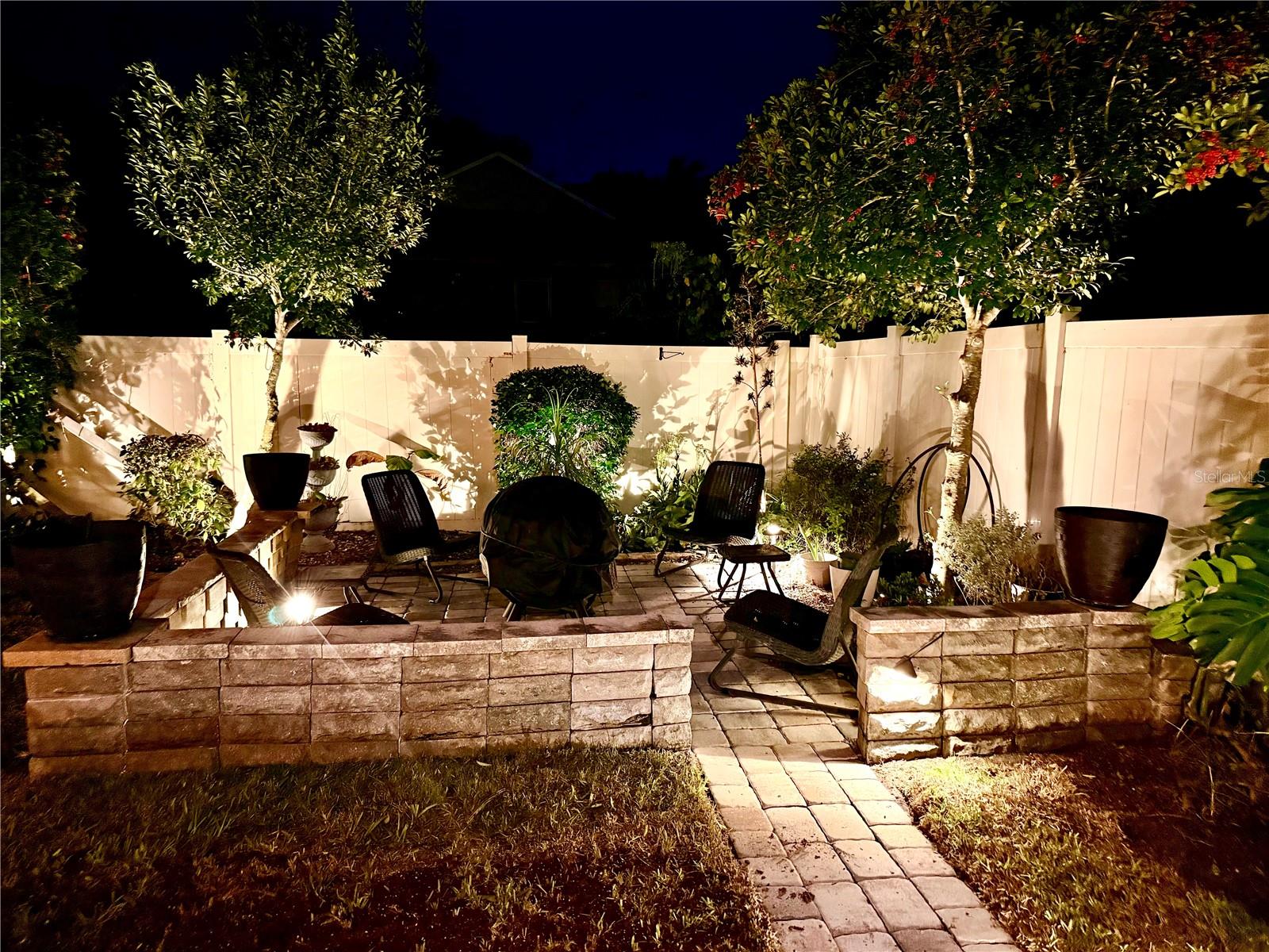 Backyard ambiance night lighting
