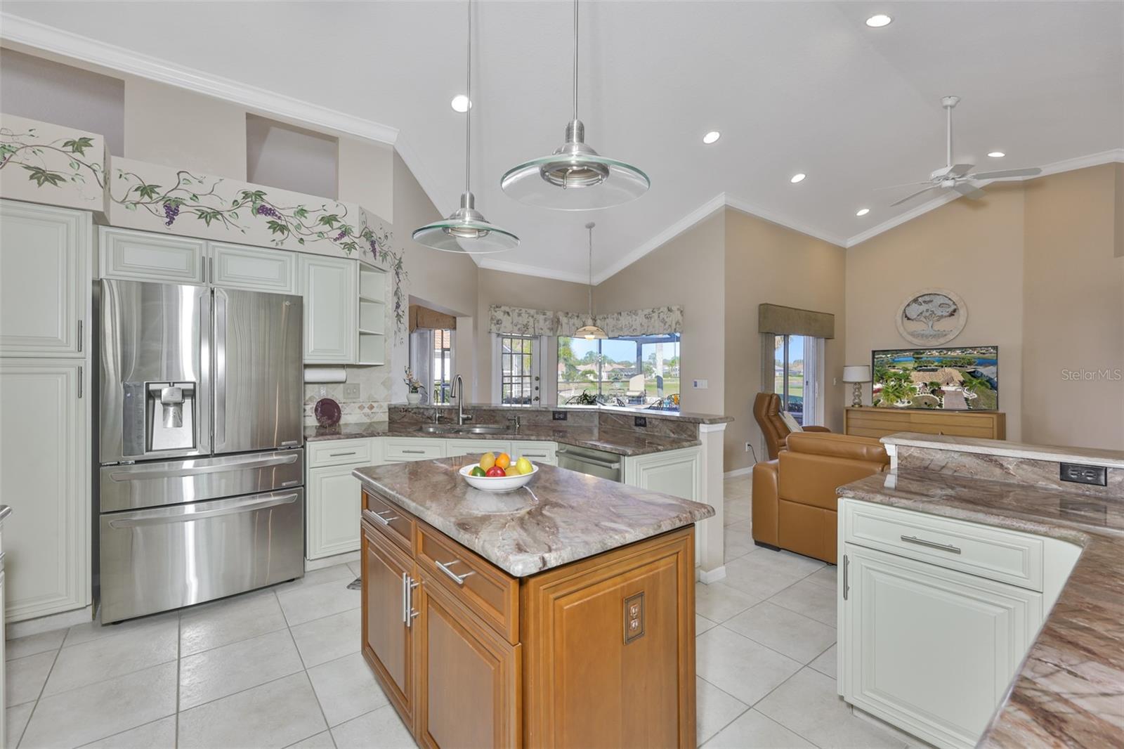 Updated Kitchen, SS Appliances, Double Wall Oven, Prep Island