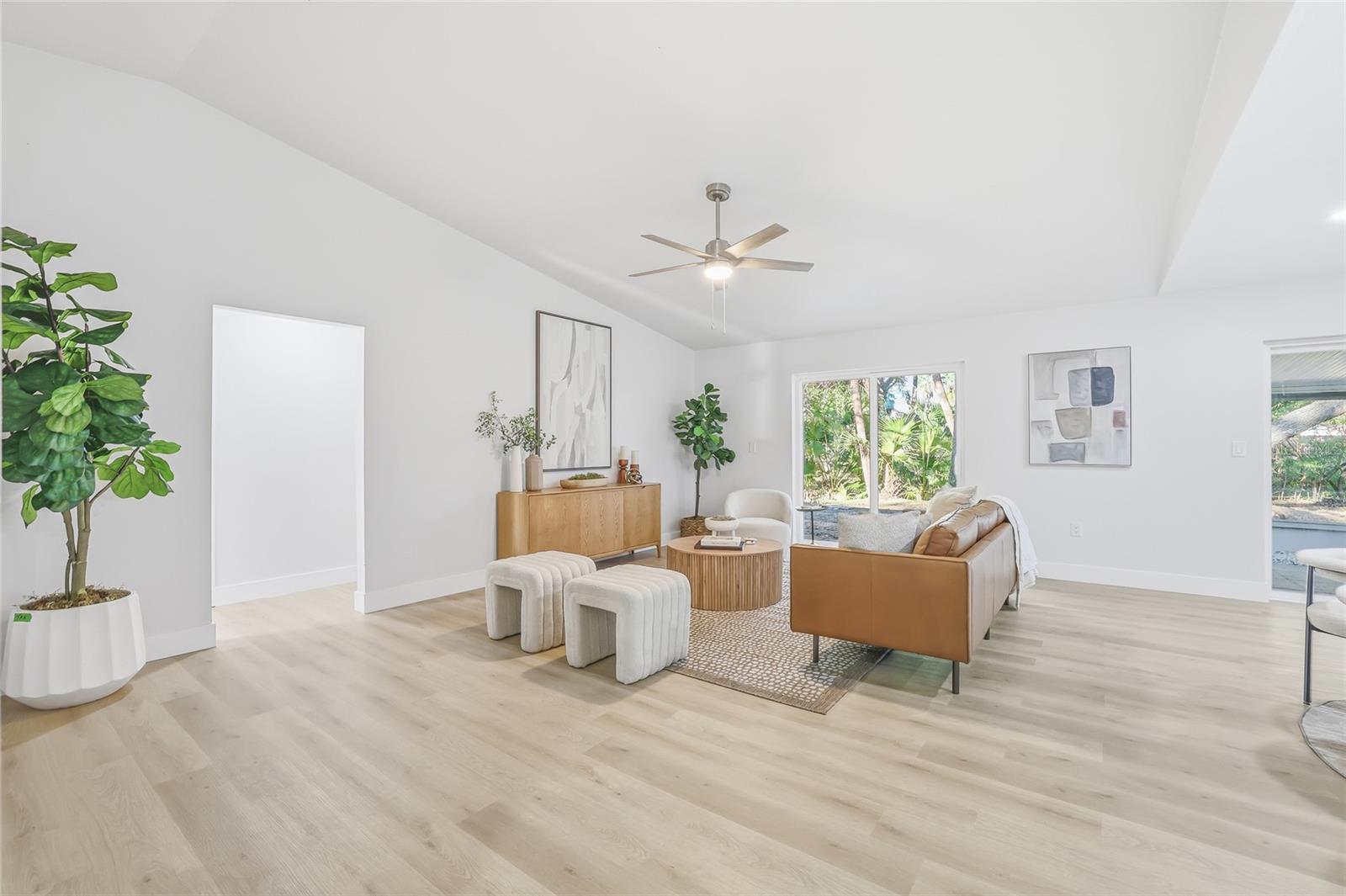 Vaulted Ceilings, Open Floorplan!